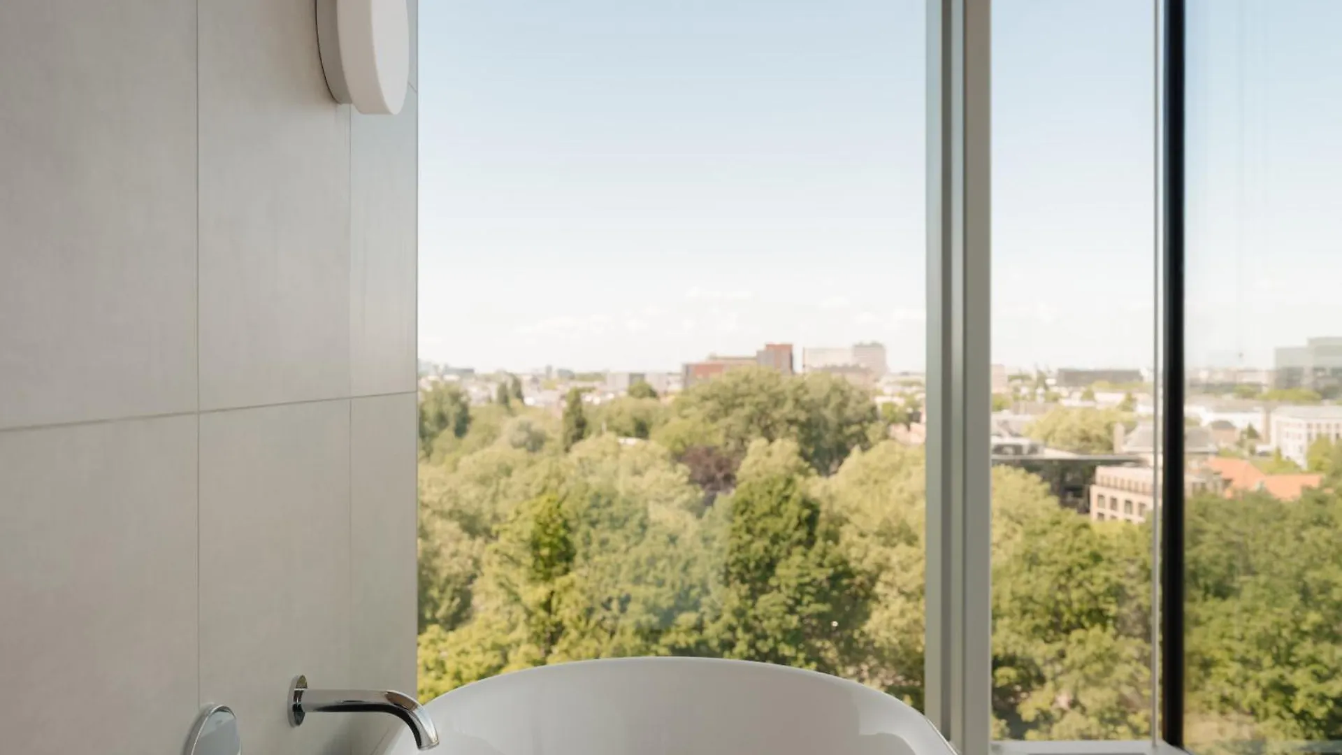 Hotel V Oosterpark by Conscious Amsterdam
