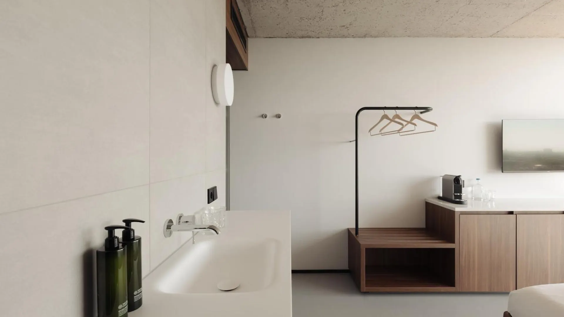 Hotel V Oosterpark by Conscious Amsterdam